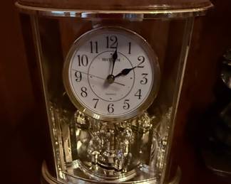 Rhythm 4SG724 table clock