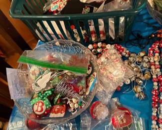Holiday jewelry