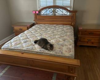 Queen Size Bedroom suite with mattress set