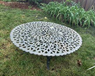 Outdoor coffee table 