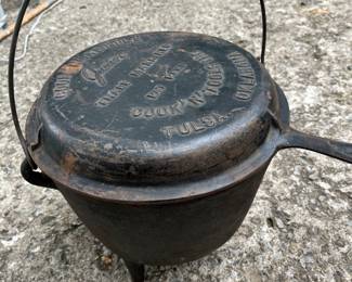 Cast iron kettle pot