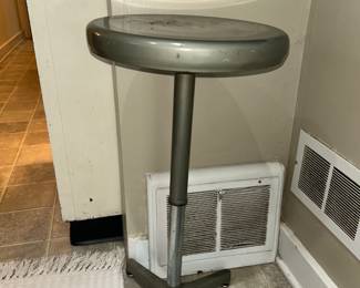 Metal adjustable height barstool