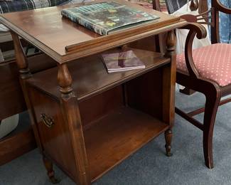 Encyclopedia stand