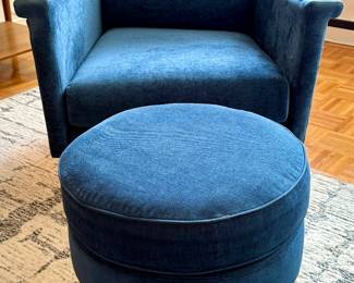 West Elm Velvet Accent Chair + Ottoman (Navy)
Performance velvet with Brass Legs, Matching lounge set.
