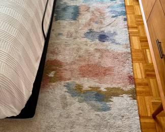 West Elm Pastel Watercolor Wool Rug (8x10)
Muted abstract pattern in calming tones