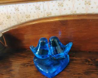 120.. BLUE BIRD FIGURINE $5