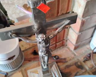 23. GLASS CRUCIFIX $18
