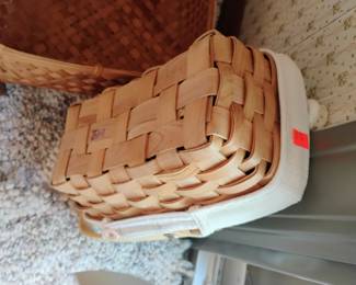 154. LONGABERGER BASKET $10