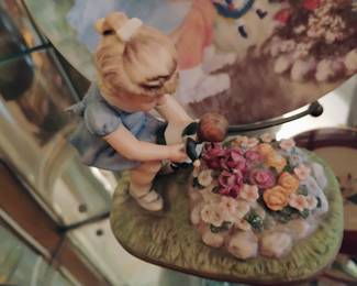 137, STATUE $6