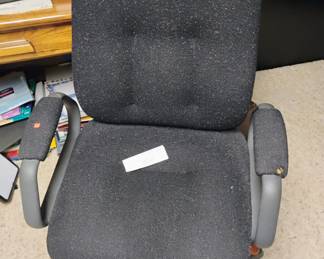 9. VERY NICE OFFICE CHAIR $20