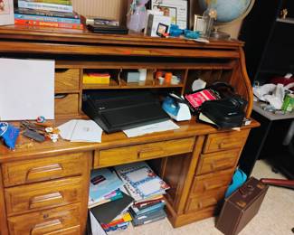 48. ROLL TOP DESK SOLID WOOD $95. MUST BE PICKED UP IN EVANSVILLE IL 
