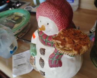 77. SNOWGIRL COOKIE JAR $15