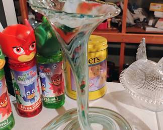 62. VINTAGE VASE $8