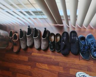 127. CHOICE OF SHOES SIZE 91/2 . $5 PAIR