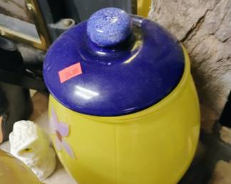 80. VINTAGE COOKIE JAR 