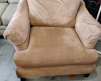 205. LIVING ROOM CHAIR $40