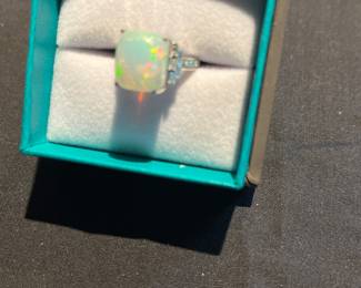 EFFY Opal and Diamond ring 14k