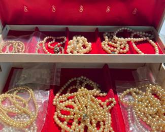 Selection of faux pearl strands