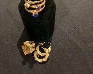 14k rings with synthetic stones
14k earring jackets
14k earrings