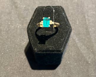 14k .75 emerald with diamond accents
