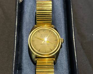 Vintage self winding Bulova 33 jewels.