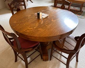 Oak Table 
4 cane seat chairs