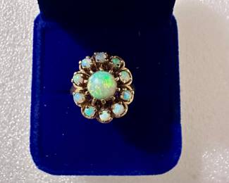 14k GOLD Beautiful Opal Ring
