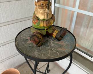 Noem on a Tile Top stand