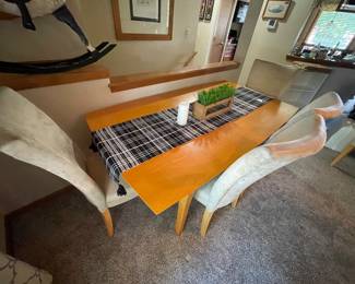 Dining room Table with 6 chairs