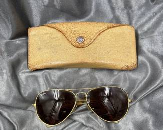 Vintage original Aviator Style Rayban sunglasses with case