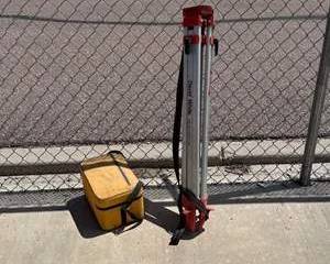 ACCULINE PRO Laser Level with David White Tripod