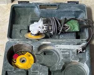Hitachi G 12SR3 Angle Grinder with Accessories