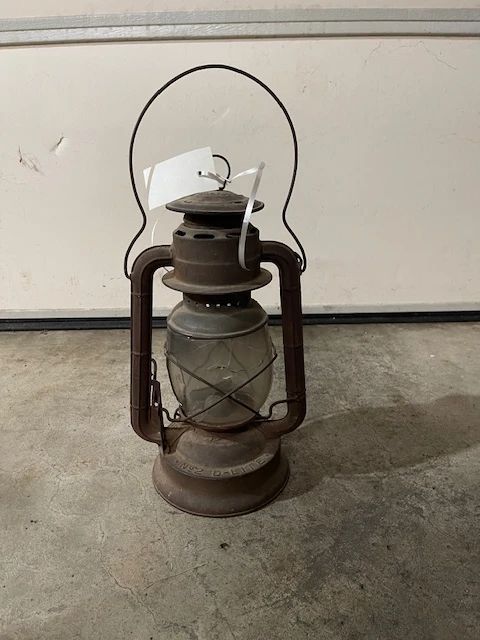 Antique Kerosene No.2 DeLite Lamp