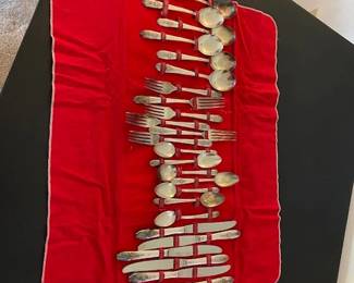 Silver silverware 6 place setting