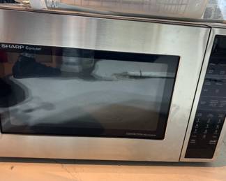 Microwave in great condition $100