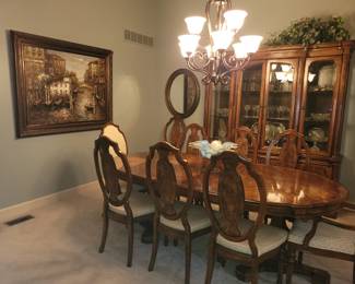 Dining table & 8 chairs