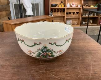 1992 Lenox "The Joys of Christmas" Bowl