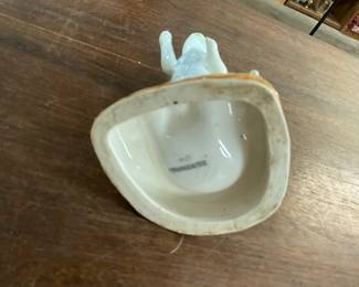 Ucagco Tyrannosaurus Dinosaur Smoker Ashtray