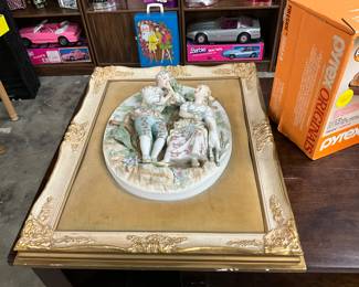 Framed 3D bas-relief plaque / Sculpture