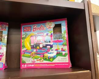 Mega Bloks Barbie Set Build 'n Play Chelsea Pool Party