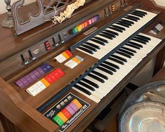 The entertainer by Kimbal electric organ 