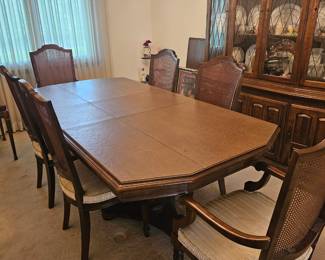 Dining room table with pad and 6 chairs. 
