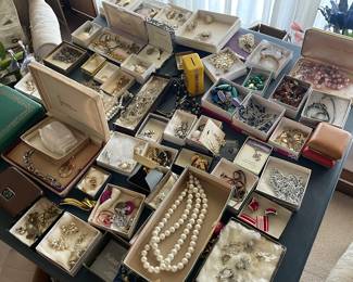 Costume jewelry 