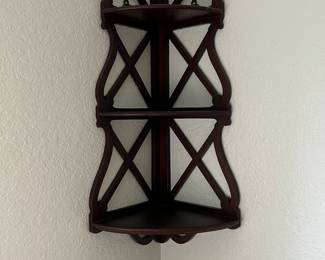 Corner shelf