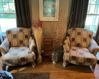 Pair of chairs - Art Van