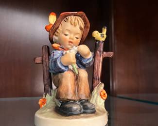 Vintage Hummel/Goebel figurine