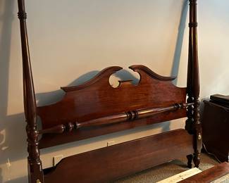 Thomasville queen bed