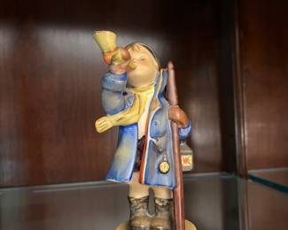Vintage Hummel/Goebel figurine