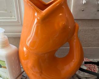 Fish pitcher