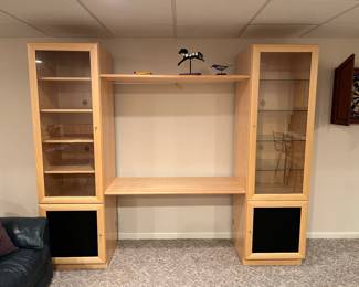 Entertainment center
